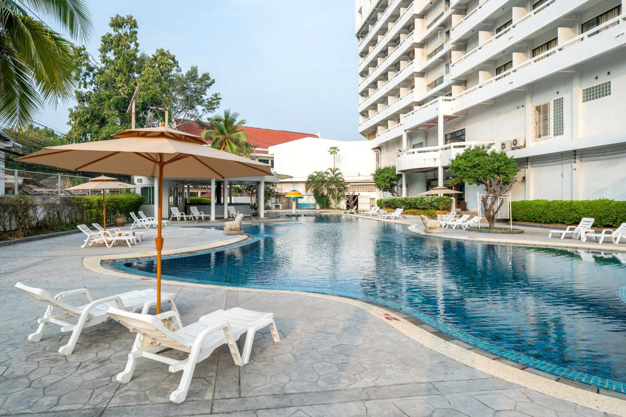 Welcome Plaza Hotel Pattaya Exterior photo